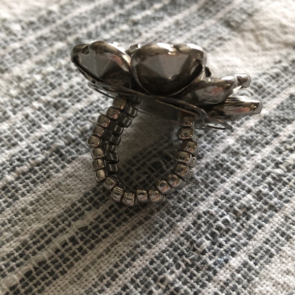 Flower ring - Picture 3 of 6